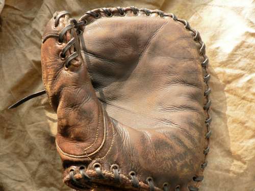 Gus Suhr Globe Basemitt Front